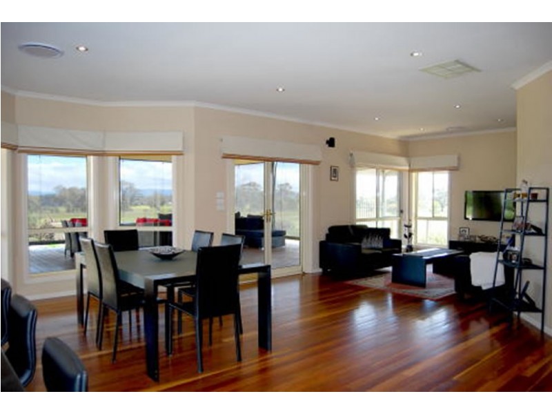 27 Holloway Rd, Stawell VIC 3380
