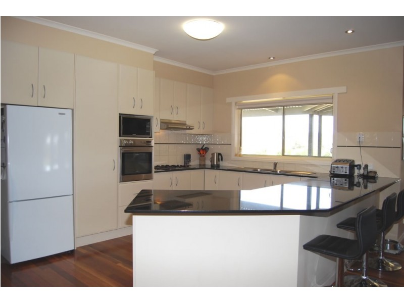 27 Holloway Rd, Stawell VIC 3380