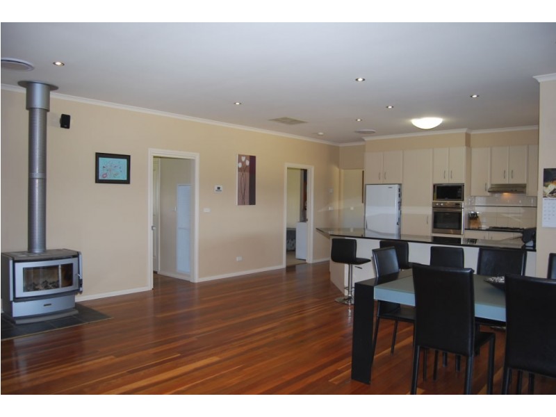 27 Holloway Rd, Stawell VIC 3380