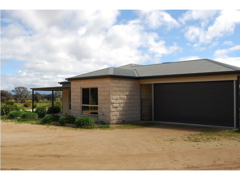 27 Holloway Rd, Stawell VIC 3380