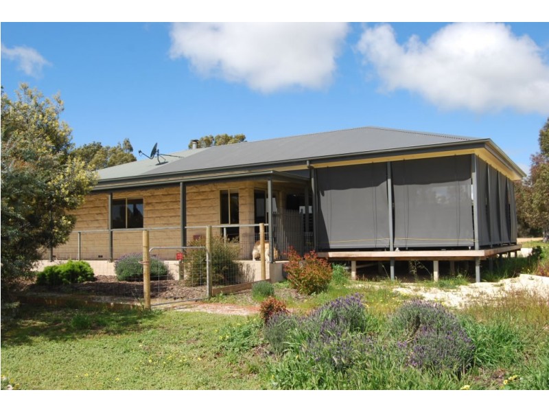 27 Holloway Rd, Stawell VIC 3380