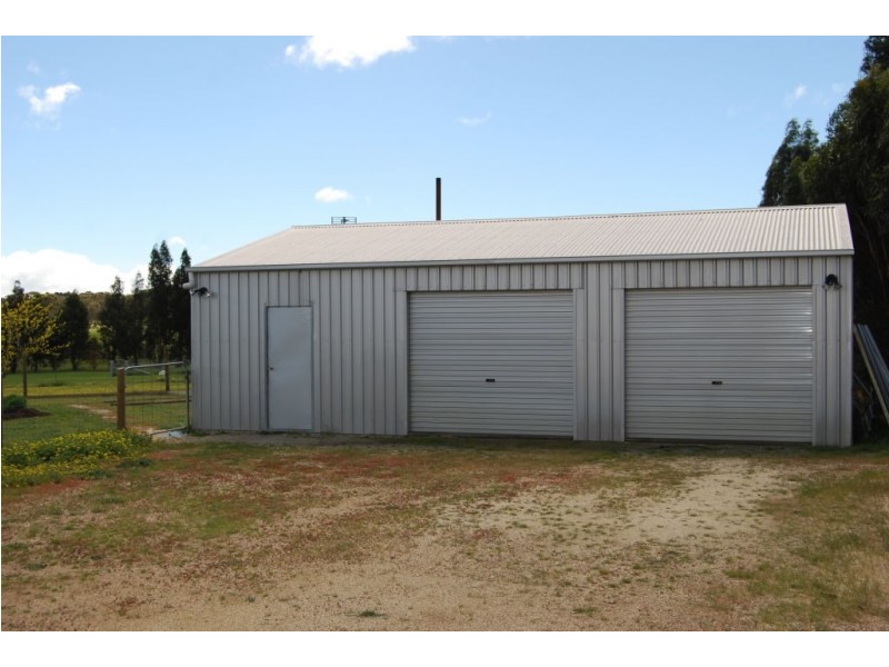 27 Holloway Rd, Stawell VIC 3380