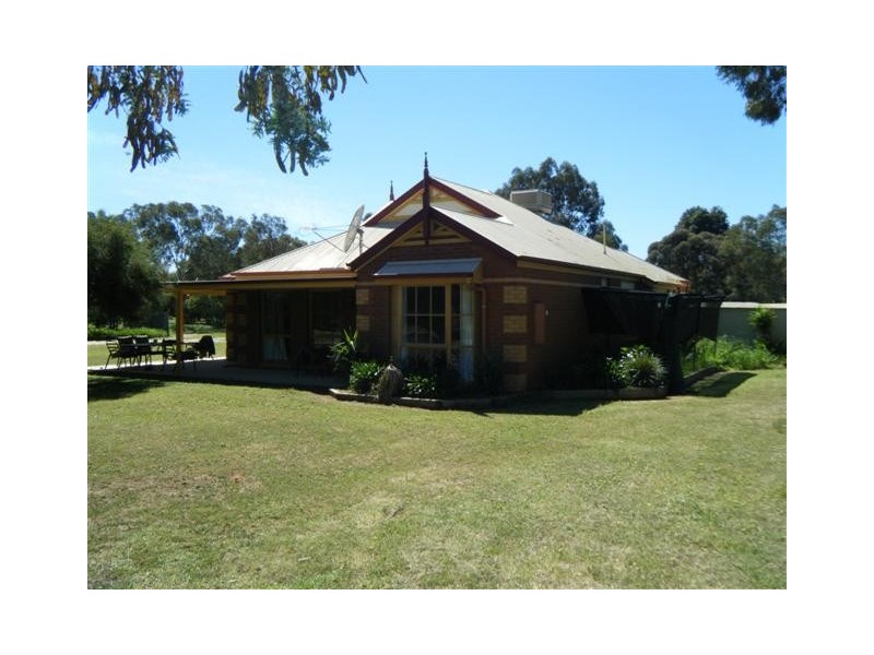 12 Riverview Crt, Echuca VIC 3564