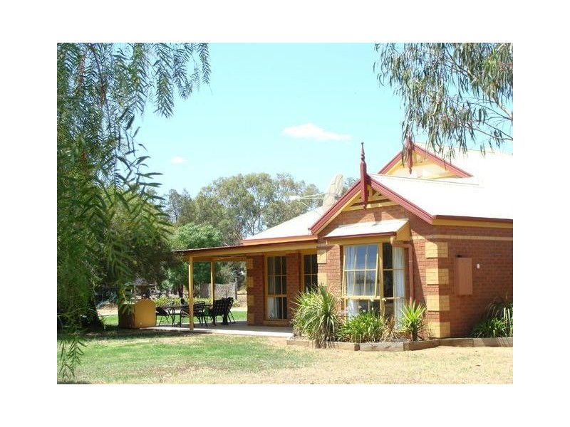 12 Riverview Crt, Echuca VIC 3564