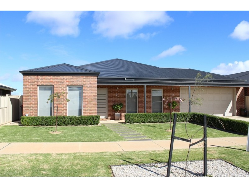 5 Scarlet Street, Swan Hill VIC 3585