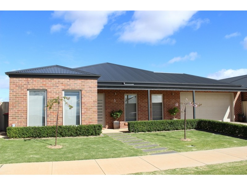 5 Scarlet Street, Swan Hill VIC 3585