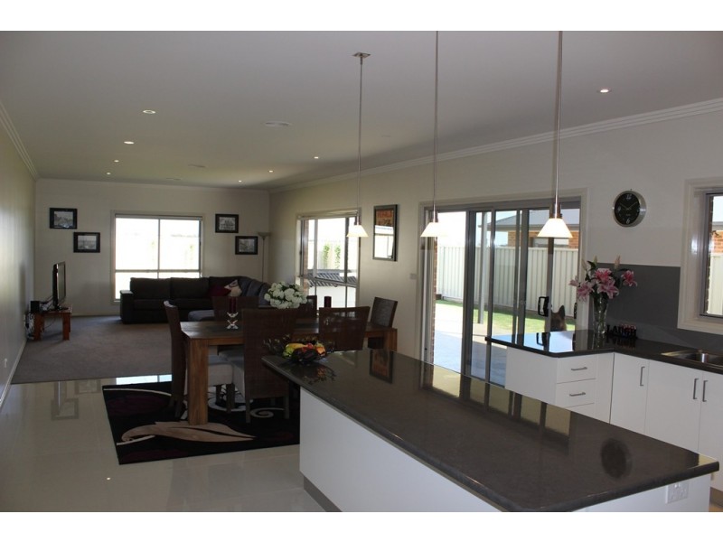 5 Scarlet Street, Swan Hill VIC 3585