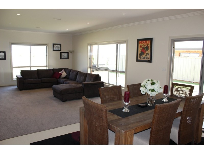 5 Scarlet Street, Swan Hill VIC 3585