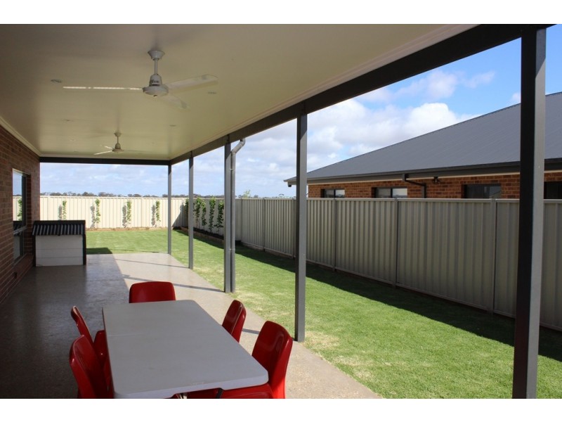 5 Scarlet Street, Swan Hill VIC 3585