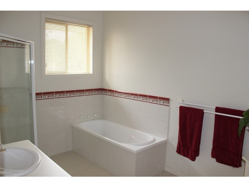 11 Goldfinch Court Murray Downs Via, Swan Hill VIC 3585