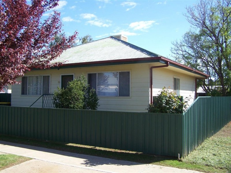 389-391 Macgregor St, Hay NSW 2711