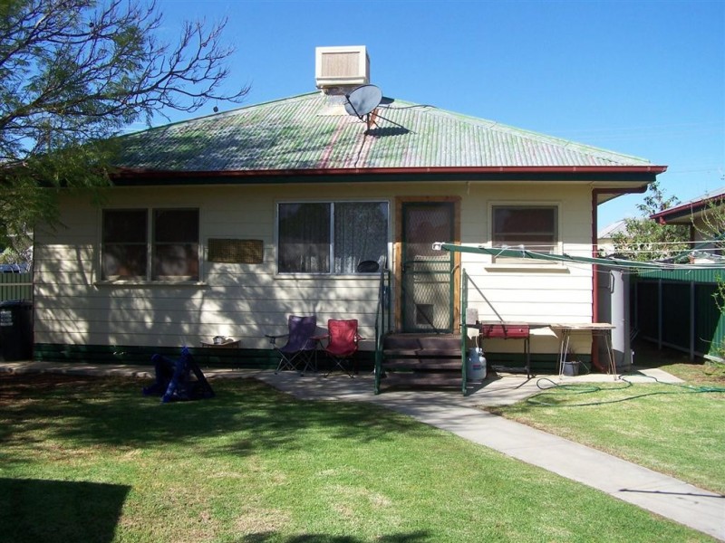 389-391 Macgregor St, Hay NSW 2711