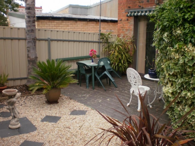 24 Kings Ave, St Arnaud VIC 3478