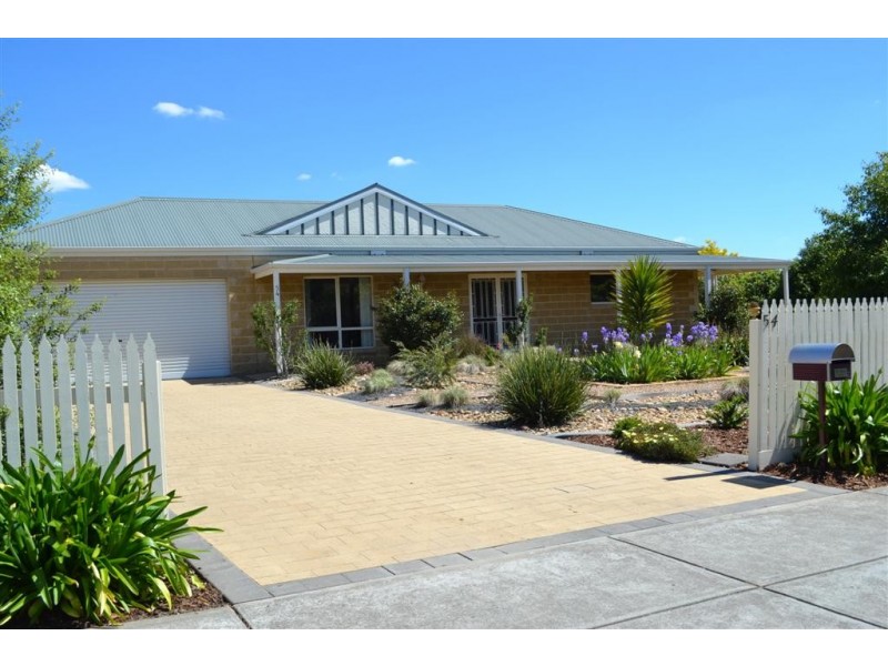 54 Tootle Street, Kilmore VIC 3764