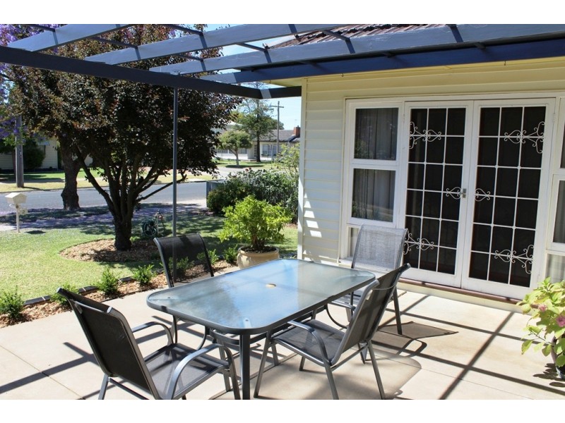 2 Cobham Avenue, Swan Hill VIC 3585