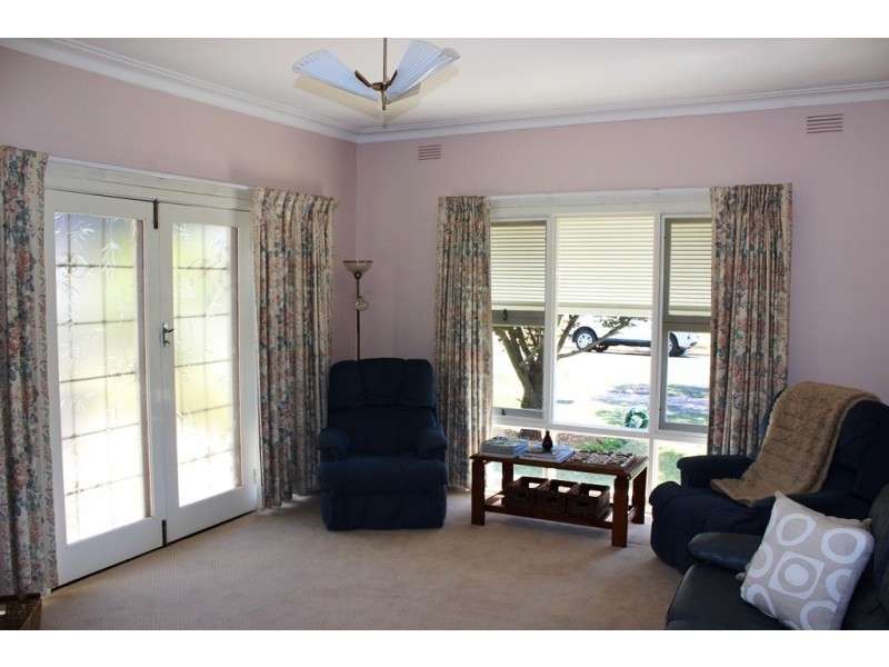 2 Cobham Avenue, Swan Hill VIC 3585