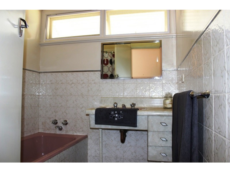 2 Cobham Avenue, Swan Hill VIC 3585