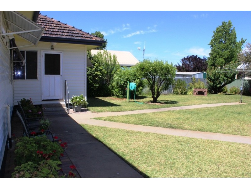 2 Cobham Avenue, Swan Hill VIC 3585