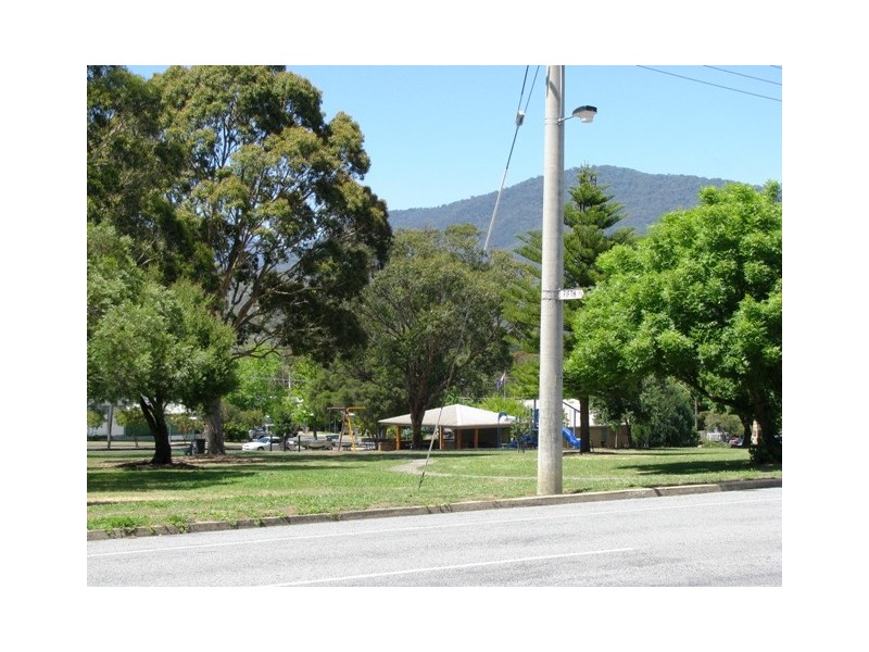 1 Hillside Ave, Eildon VIC 3713