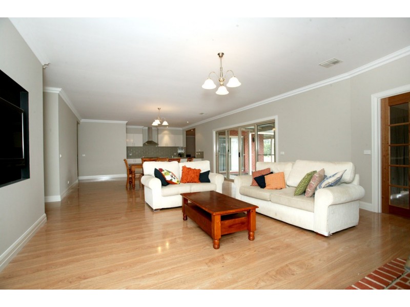 21-23 Scarlett Street, Avenel VIC 3664