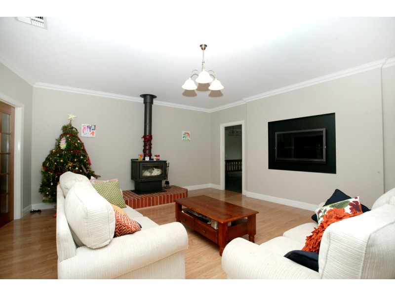 21-23 Scarlett Street, Avenel VIC 3664