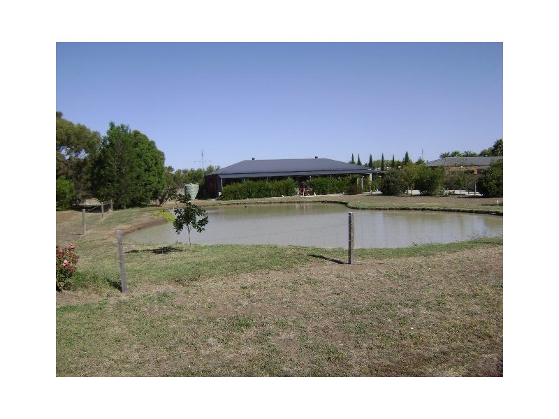 35 Borough Drive, Kerang VIC 3579