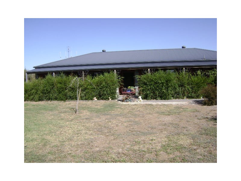 35 Borough Drive, Kerang VIC 3579