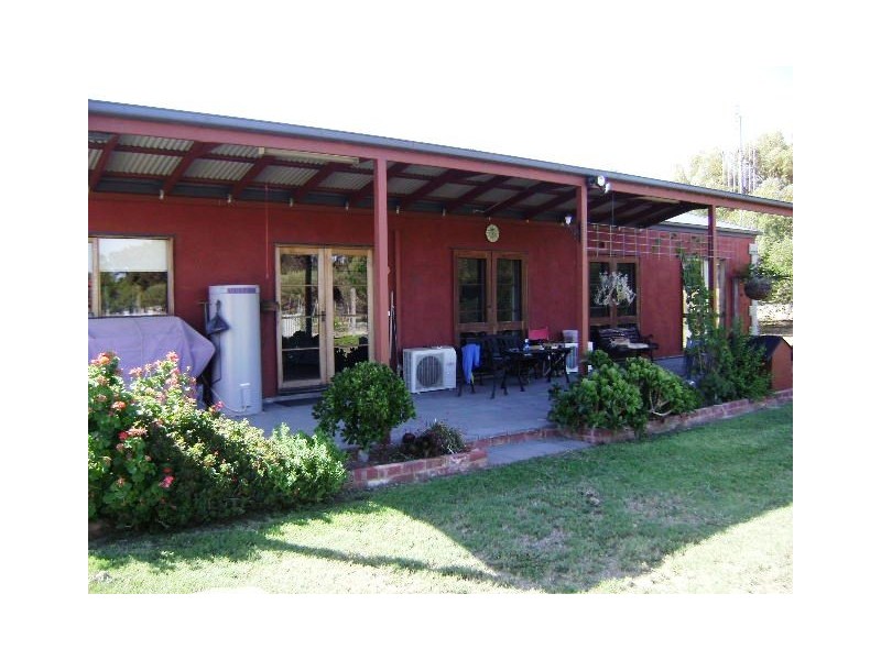 35 Borough Drive, Kerang VIC 3579