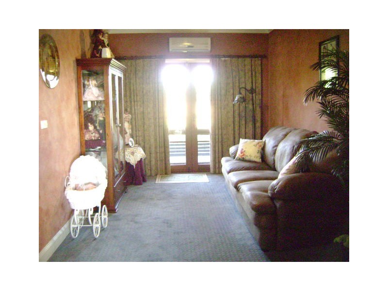 35 Borough Drive, Kerang VIC 3579