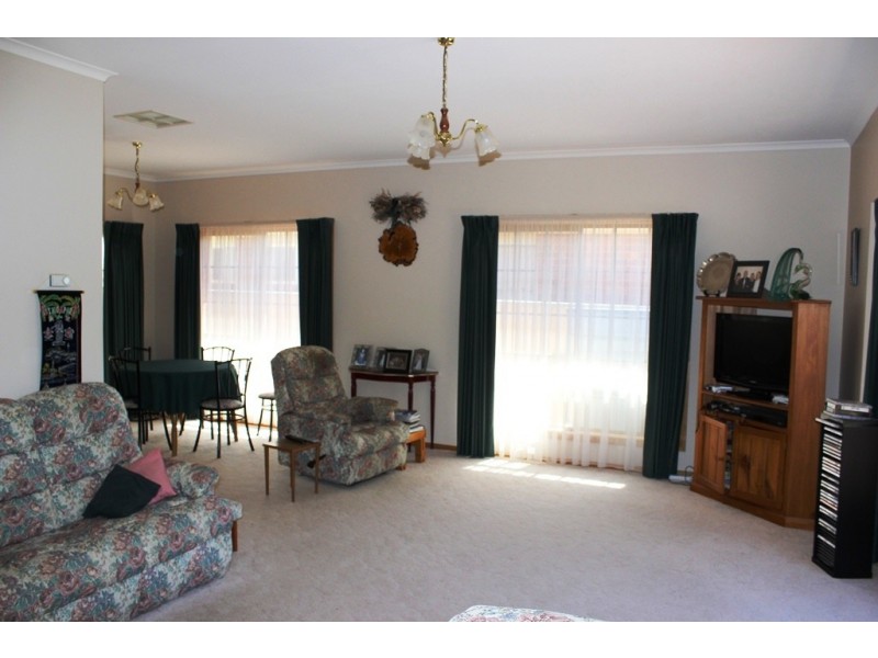 24 Gillespie Stree, Swan Hill VIC 3585