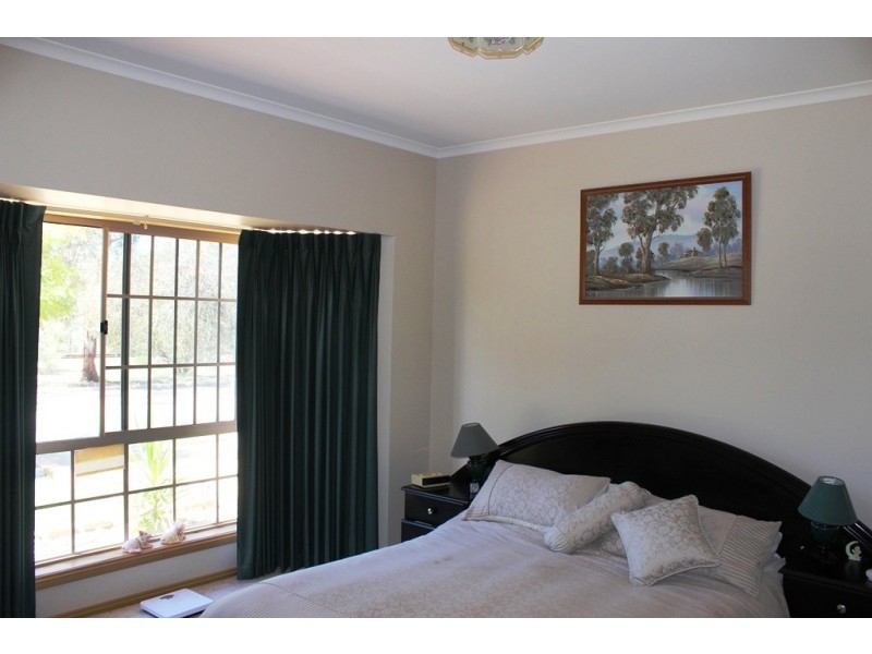 24 Gillespie Stree, Swan Hill VIC 3585