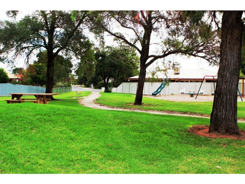 7 Ellwood Court, Swan Hill VIC 3585