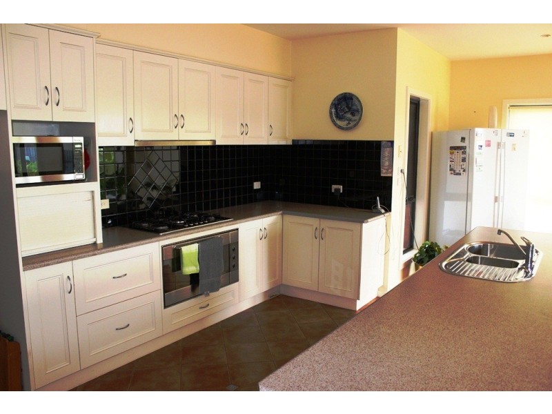 7 Ellwood Court, Swan Hill VIC 3585