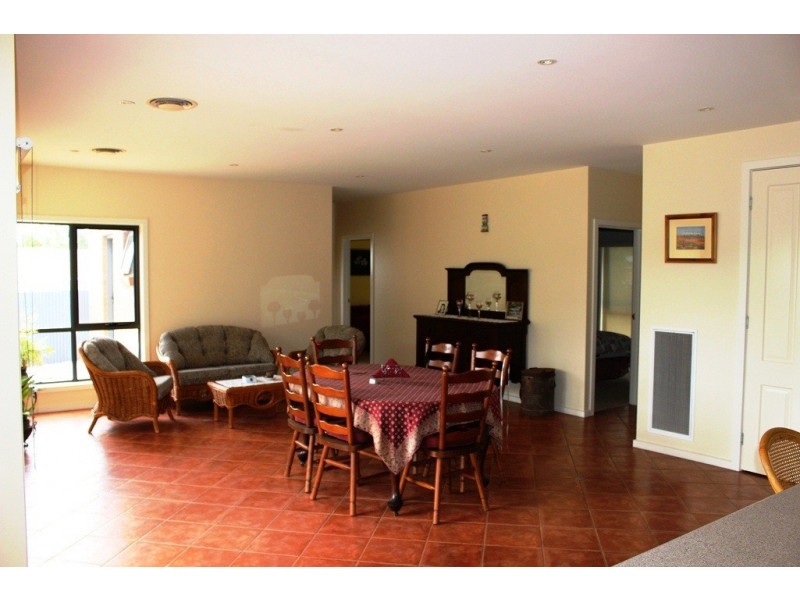 7 Ellwood Court, Swan Hill VIC 3585