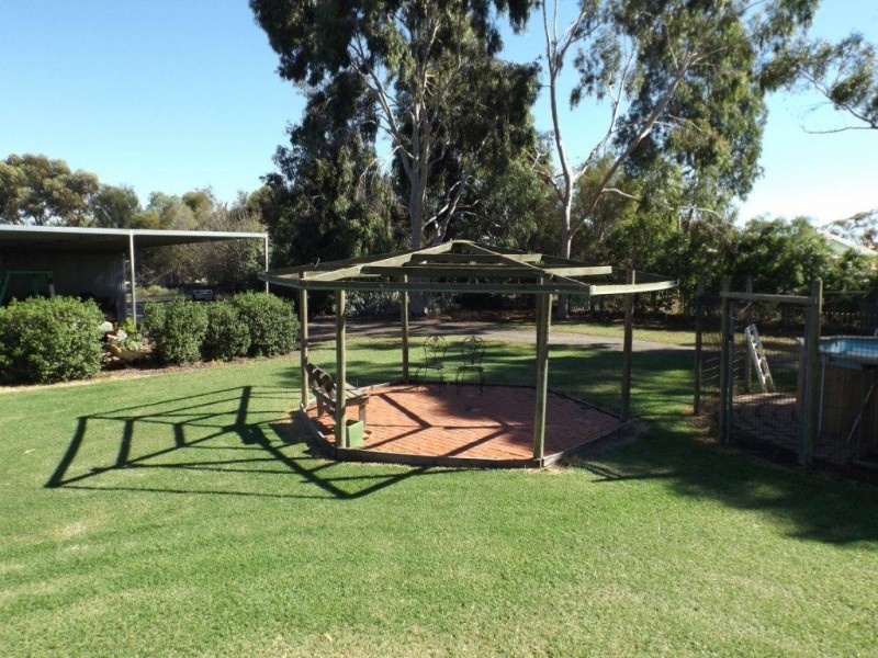 60 Parkman Avenue, Barham NSW 2732