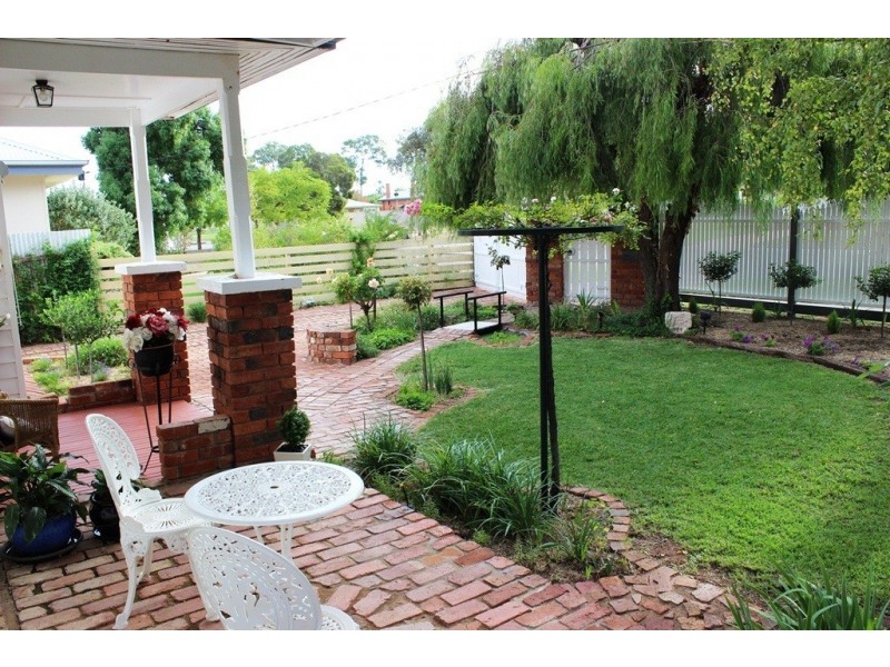 8 Chisholm Street, Swan Hill VIC 3585