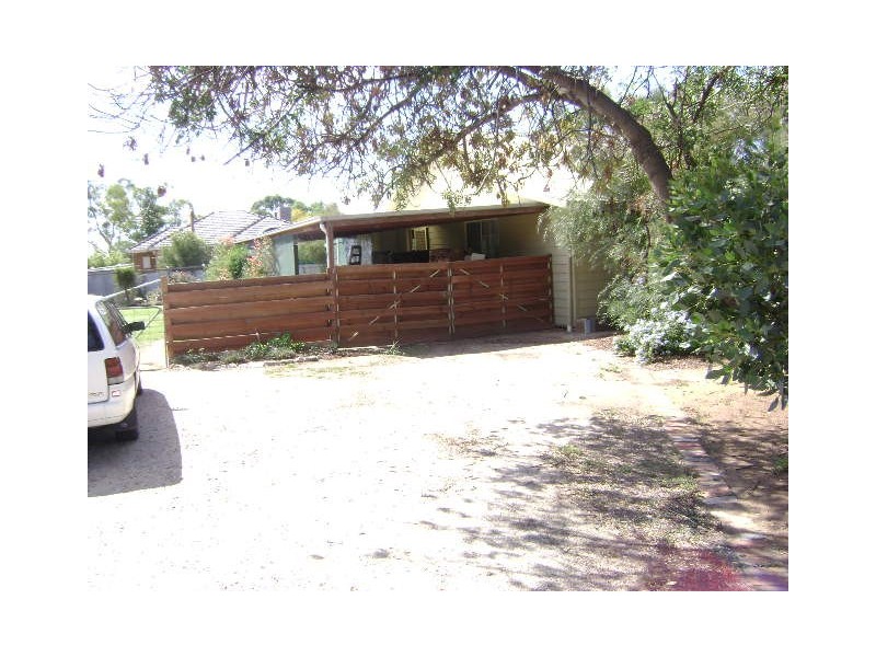 8 Park Road, Kerang VIC 3579