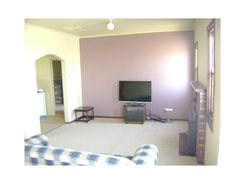 8 Park Road, Kerang VIC 3579