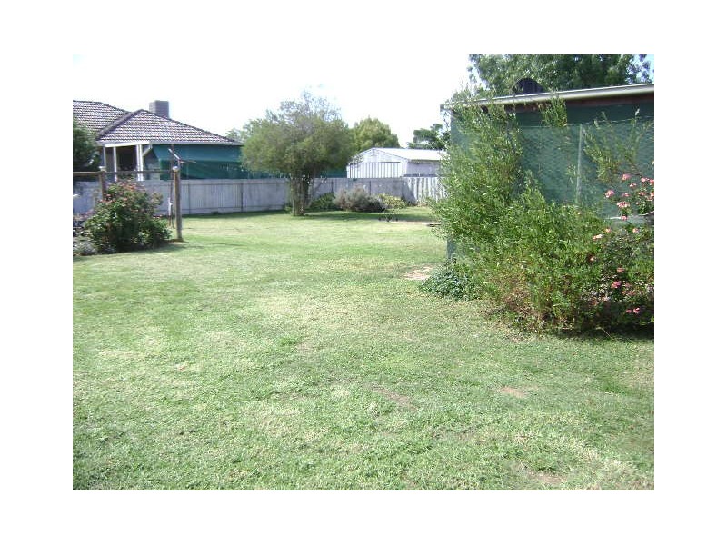 8 Park Road, Kerang VIC 3579