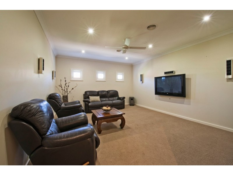 2 Melis Street, Swan Hill VIC 3585