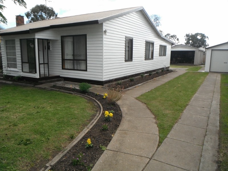43 Mary St, Heyfield VIC 3858