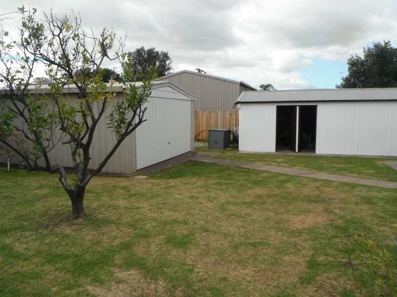 43 Mary St, Heyfield VIC 3858