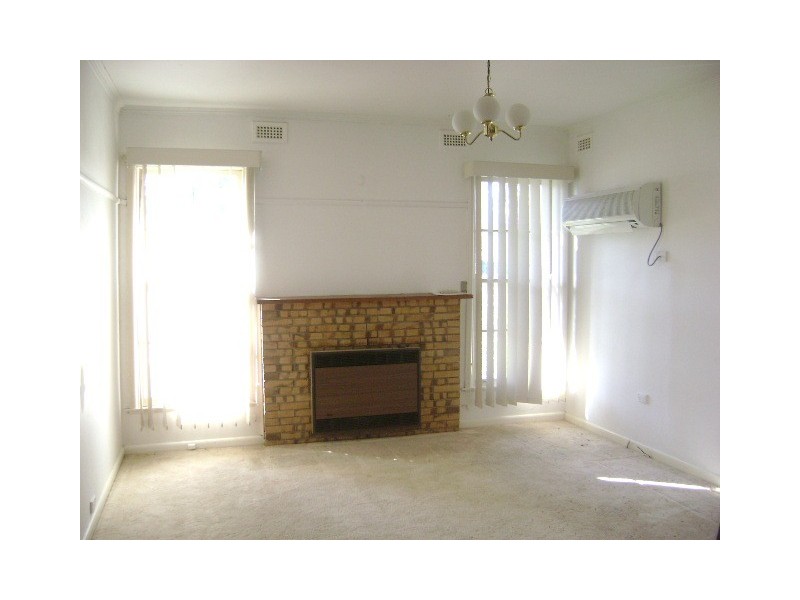 68 Pay Street, Kerang VIC 3579