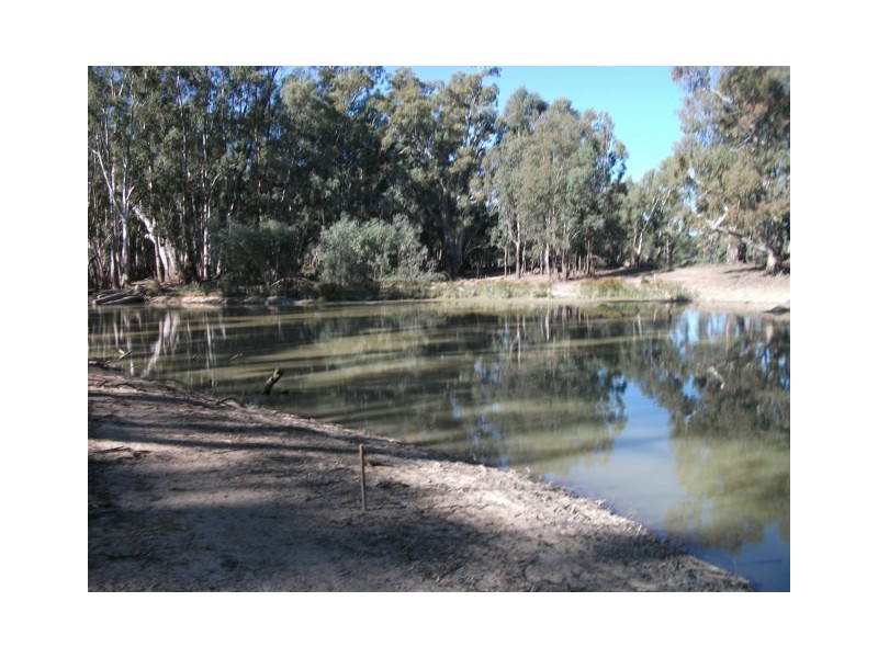 00 Edwards River, Barham NSW 2732