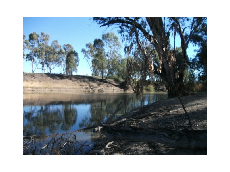 00 Edwards River, Barham NSW 2732