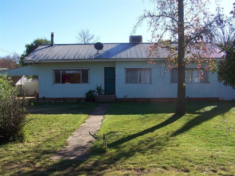 317 Church St, Hay NSW 2711