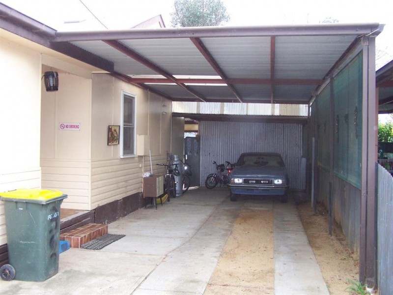 369 Macauley, Hay NSW 2711