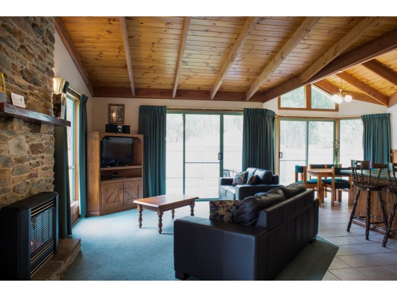 231 Grampians Rd, Halls Gap VIC 3381