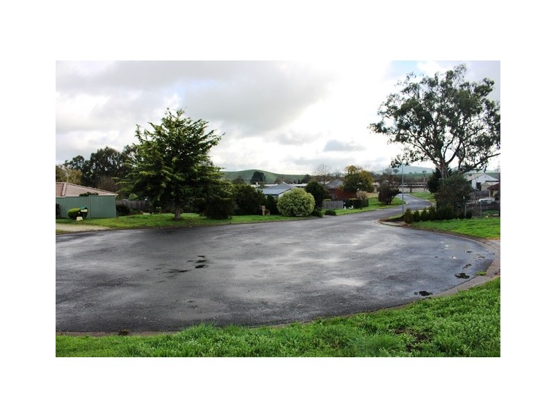 11 Coates Ct, Alexandra VIC 3714