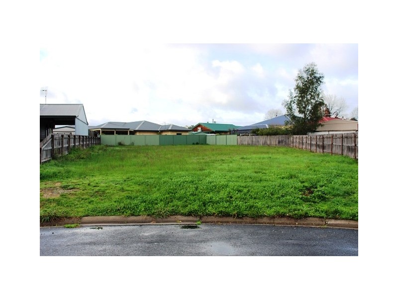 11 Coates Ct, Alexandra VIC 3714